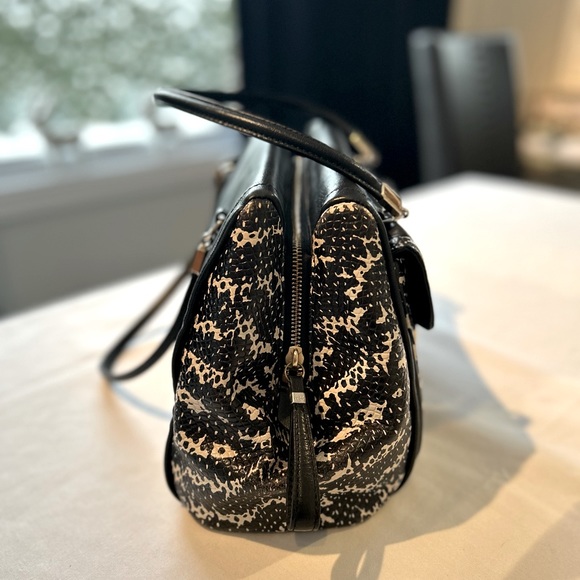 Coach purse - Picture 4 of 9